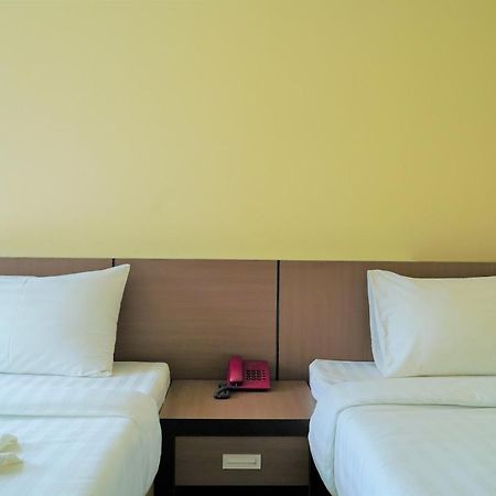 ตะวันอพาร์ทเม้นท์โฮเทลthawanapartmenthotel Satun Exterior foto